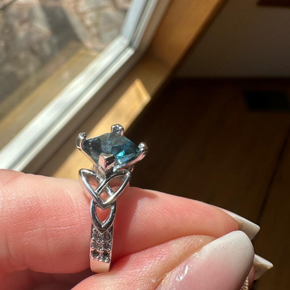 Silver And Blue Square Gemstone Ring - image 6